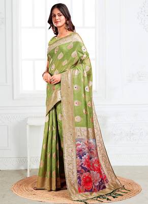 Light green woven linen silk blend saree with floral print pallu 3