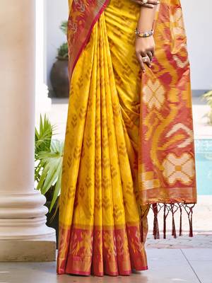 Mustard & maroon woven pochampally silk blend saree with unstitched blouse piece 3