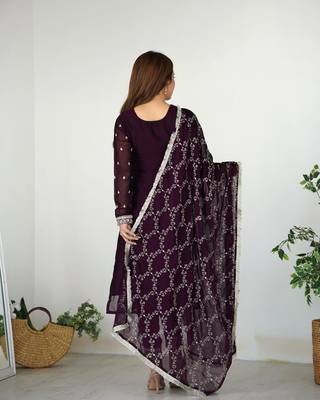 Women's Gorgeous Embroidery Rangoli Silk Fabric Straight Kurta Pant and Dupatta Set 2