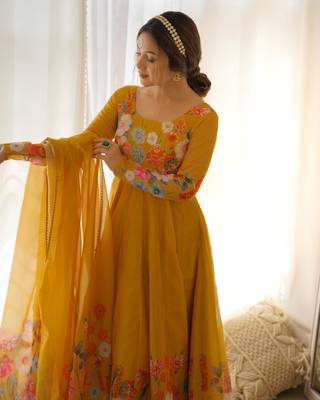 Women's Gorgeous Floral Printed Organza Silk Fabric Flared Anarkali Pant and Dupatta Set 2