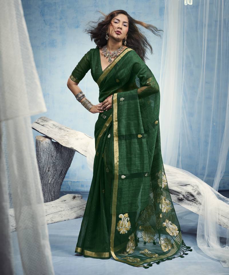 Green pure munga silk blend handloom saree with organza pallu