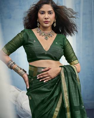 Green pure munga silk blend handloom saree with organza pallu 2