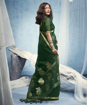Green pure munga silk blend handloom saree with organza pallu 3