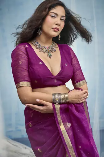 Magenta pure munga silk blend handloom saree with organza pallu