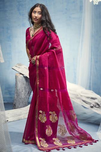 Rani pink pure munga silk blend handloom saree with organza pallu