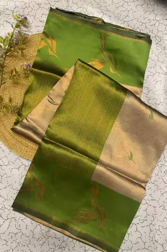 New Banarasi Soft Silk Blend Cream Color Woven Saree With Blouse Set For Women's