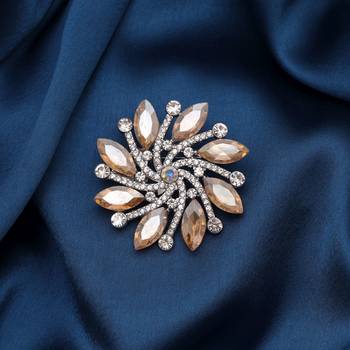 Light yellow color floral design brooch trendy style 1