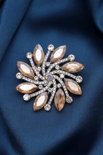 Light yellow color floral design brooch trendy style