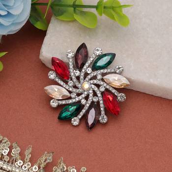 Multi color floral design brooch decorative fashion look 2