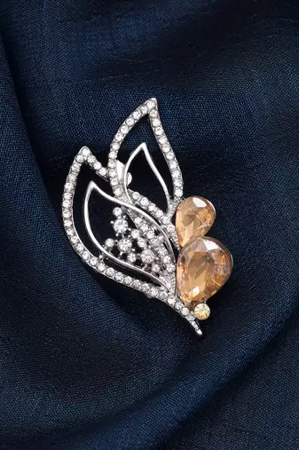 Light yellow color leaf design brooch elegant style