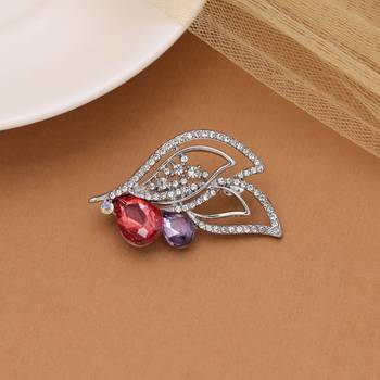 Multi color leaf design brooch modern fashion look 1