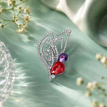 Multi color leaf design brooch modern fashion look 2