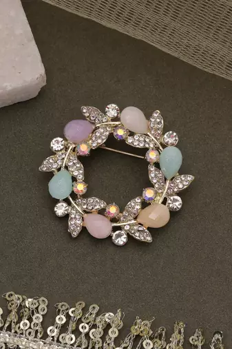 Multi color floral design brooch modern style