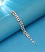White color kundan mathapatti bridal traditional design