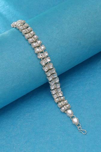 White color kundan mathapatti royal ethnic look