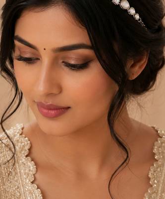 White color kundan mathapatti royal ethnic look 2