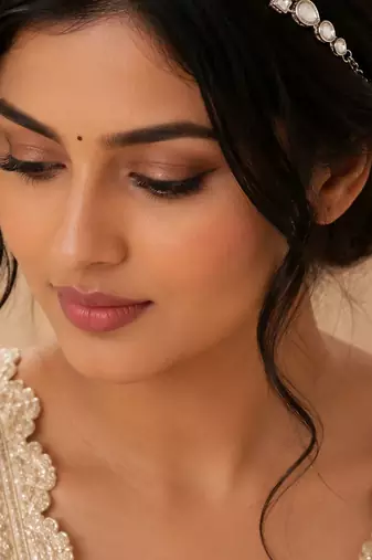 White color kundan mathapatti royal ethnic look