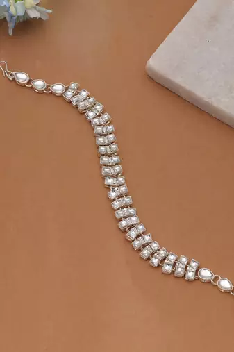 White color kundan mathapatti royal ethnic look