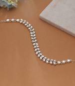 White color kundan mathapatti stylish fashion appeal