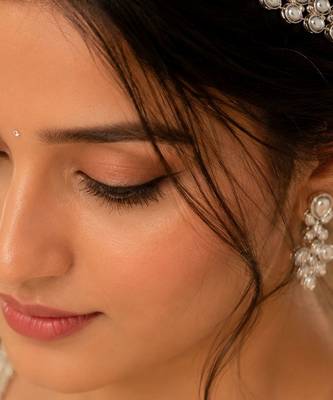 White color kundan mathapatti stylish fashion appeal 2