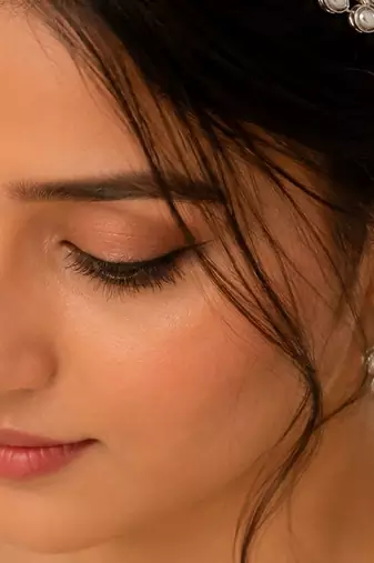 White color kundan mathapatti stylish fashion appeal