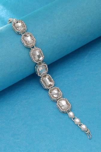 White color mathapatti bridal festive jewelry design