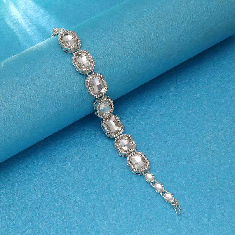 White color mathapatti bridal festive jewelry design