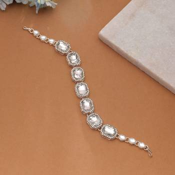 White color mathapatti bridal festive jewelry design 3