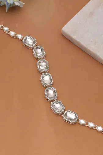 White color mathapatti bridal festive jewelry design