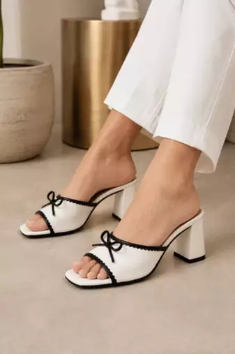 White bow embellished artificial leather block heel sandals for women
