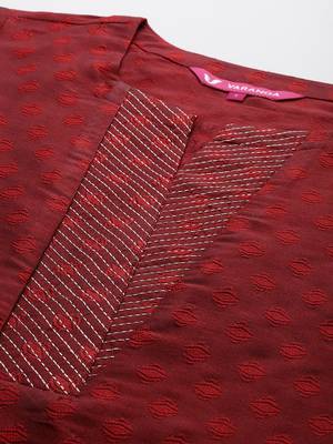 Maroon zari work textured kurta with trouser and printed dupatta 2