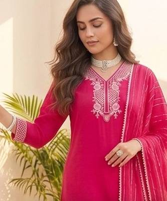 Women ethnic motifs embroidered regular thread work kurta with trousers & with dupatta 2