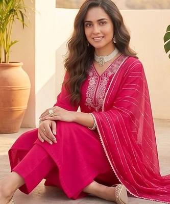 Women ethnic motifs embroidered regular thread work kurta with trousers & with dupatta 4