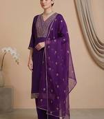 Women ethnic motifs embroidered regular thread work kurta with trousers & with dupatta