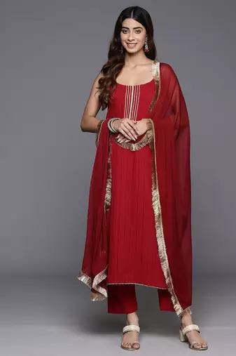 Maroon gota detailed sleeveless kurta with trouser and dupatta