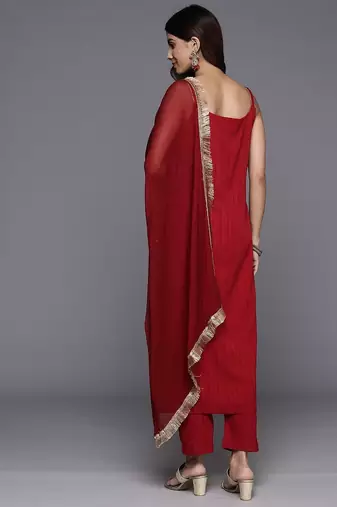 Maroon gota detailed sleeveless kurta with trouser and dupatta