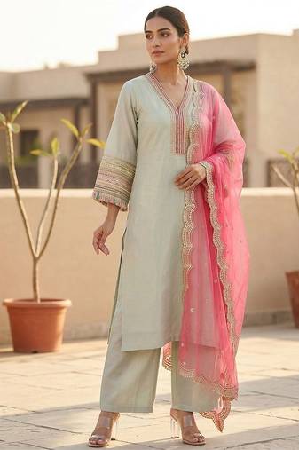 Women embroidered regular kurta with trousers & with dupatta