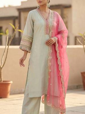 Women embroidered regular kurta with trousers & with dupatta 2