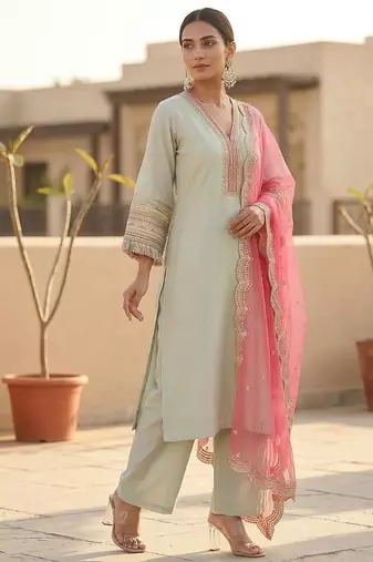 Women embroidered regular kurta with trousers & with dupatta