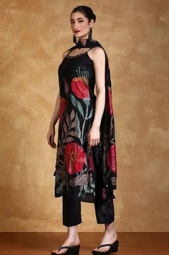 Women floral printed kurta with trousers & dupatta