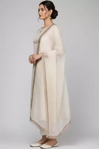 Women regular thread work kurta with trousers & with dupatta