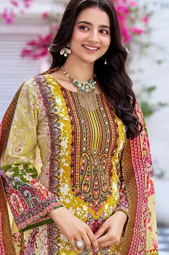 Women printed regular beads and stones kurta with trousers & with dupatta