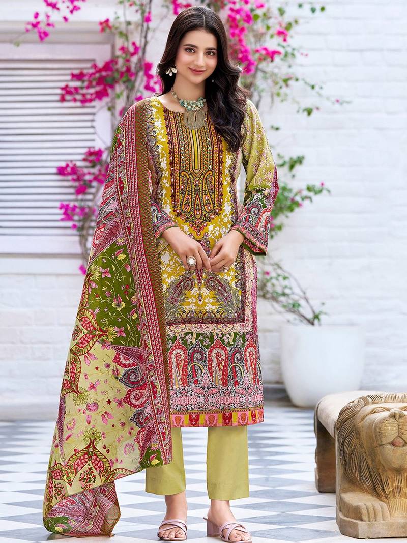 Women printed regular beads and stones kurta with trousers & with dupatta