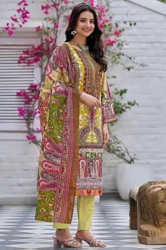 Women printed regular beads and stones kurta with trousers & with dupatta