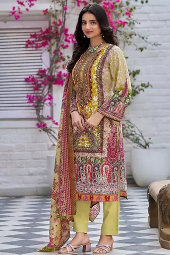 Women printed regular beads and stones kurta with trousers & with dupatta