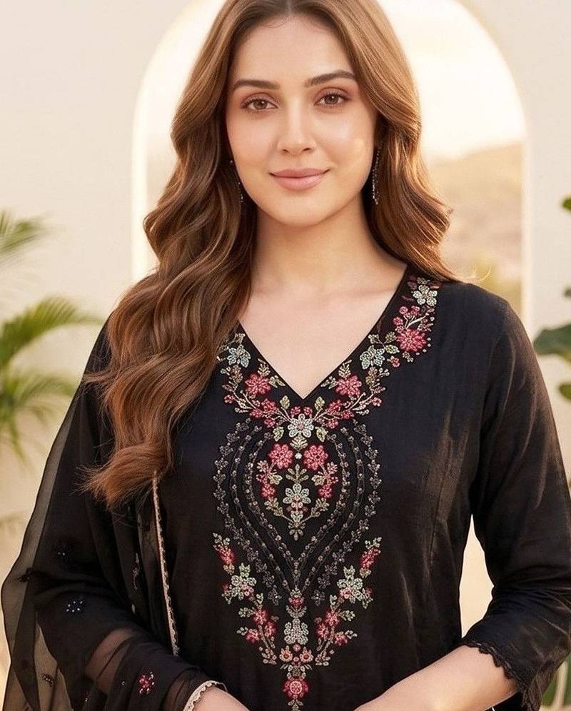 Women floral embroidered regular thread work kurta with trousers & with dupatta