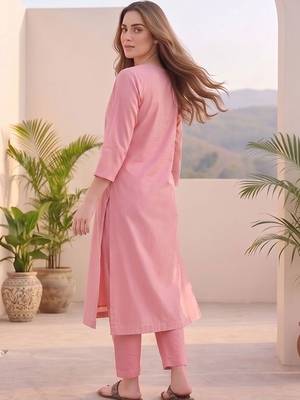 Women floral printed regular kurta with trousers & with dupatta 5