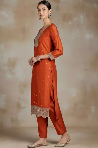 Women ethnic motifs embroidered regular thread work kurta with trousers & with dupatta