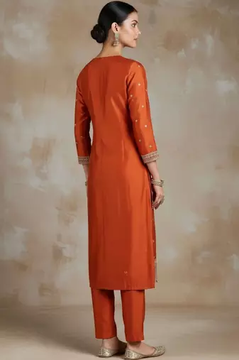 Women ethnic motifs embroidered regular thread work kurta with trousers & with dupatta