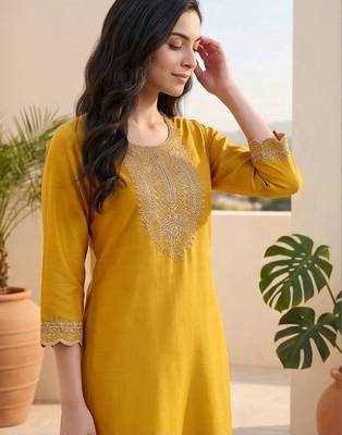 Women ethnic motifs embroidered regular thread work kurta with trousers & with dupatta 2